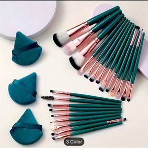 22pcs Makeup Brushes & 3pcs Powder Puff Set Premium